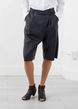 Load image into Gallery viewer, Feather Weight Short - blue
