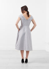 Load image into Gallery viewer, Robe Dress - black

