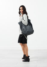 Load image into Gallery viewer, Frayed Shirt - indigo
