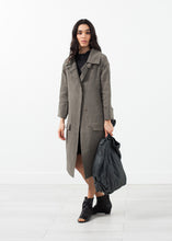 Load image into Gallery viewer, Sola Coat - black
