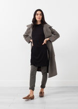 Load image into Gallery viewer, Sola Coat - black
