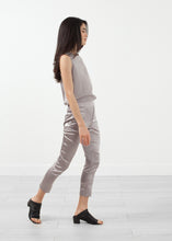 Load image into Gallery viewer, Silk Pullup Pant - brown
