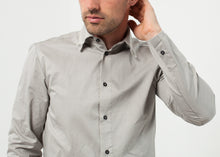 Load image into Gallery viewer, Moun Button Up - black
