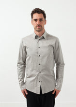 Load image into Gallery viewer, Moun Button Up - black
