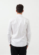 Load image into Gallery viewer, Moun Button Up - white
