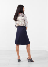 Load image into Gallery viewer, Deep Pocket Skirt - red
