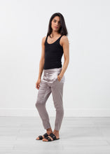 Load image into Gallery viewer, Silk Pullup Pant - brown
