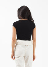 Load image into Gallery viewer, Fitted Tee - yellow
