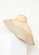 Load image into Gallery viewer, Spinner Hat - white
