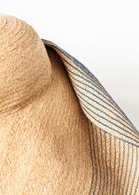 Load image into Gallery viewer, Spinner Hat - white
