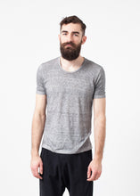 Load image into Gallery viewer, Linen T-shirt in Dolphin - green
