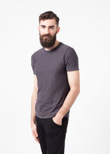 Load image into Gallery viewer, Yank Crewneck Tee - green
