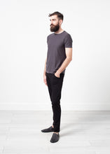 Load image into Gallery viewer, Yank Crewneck Tee - green
