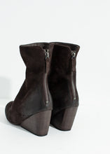 Load image into Gallery viewer, Pennolina Calf Boot in Brown - indigo
