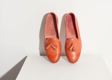 Load image into Gallery viewer, Leather Loafer in Rose - indigo
