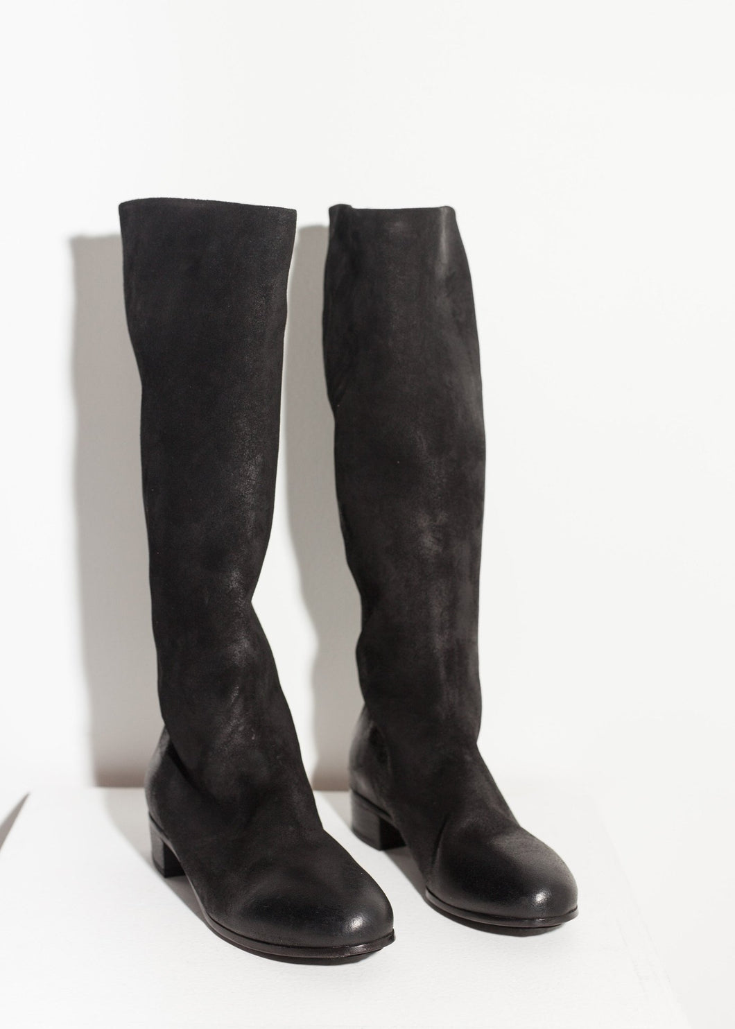Knee-High Boot in Black - gray