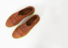 Load image into Gallery viewer, Suede Oxford in Natural/Lime - black
