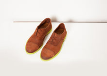 Load image into Gallery viewer, Suede Oxford in Natural/Lime - black
