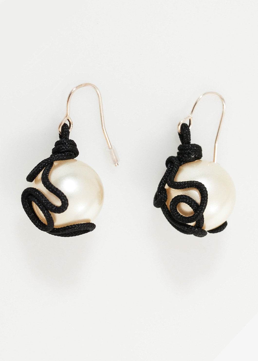 Float Bead Earring in Pearl - red