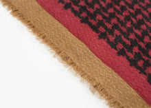 Load image into Gallery viewer, Houndstooth Square in Rouge - green
